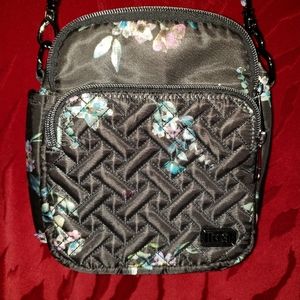 Bouquet Black CanCan SE